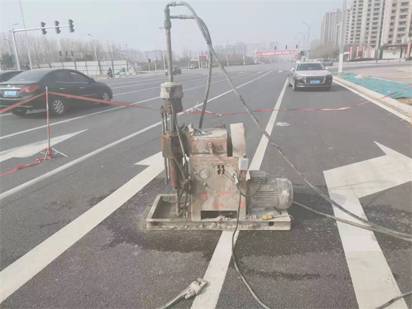 乌当公路路面下沉沉降开裂注浆加固施工